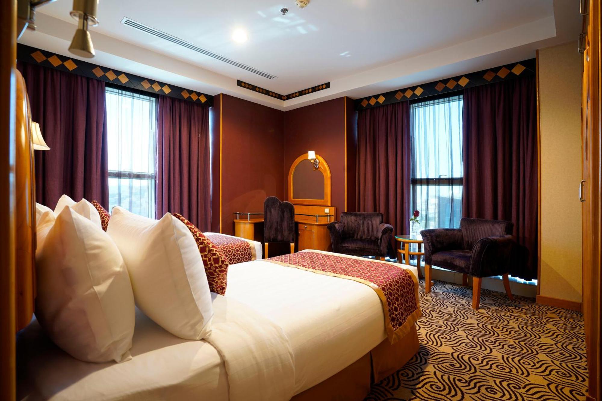 Awaliv International Hotel Ет-Таїф Номер фото A room at the hotel
