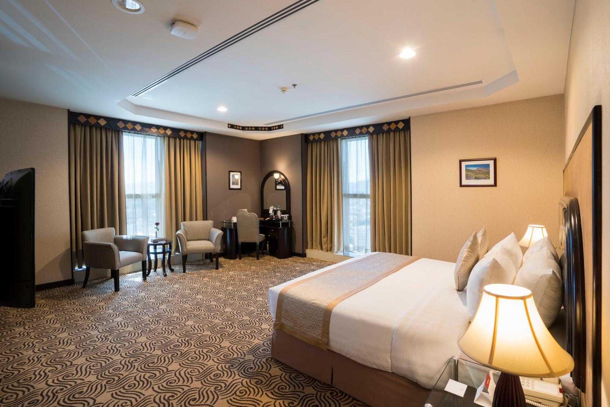 Awaliv International Hotel Ет-Таїф Номер фото A room at the hotel